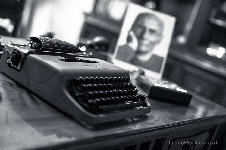 Indro-montanelli-studio-lettera-32-22-macchina-scrivere-foto-2