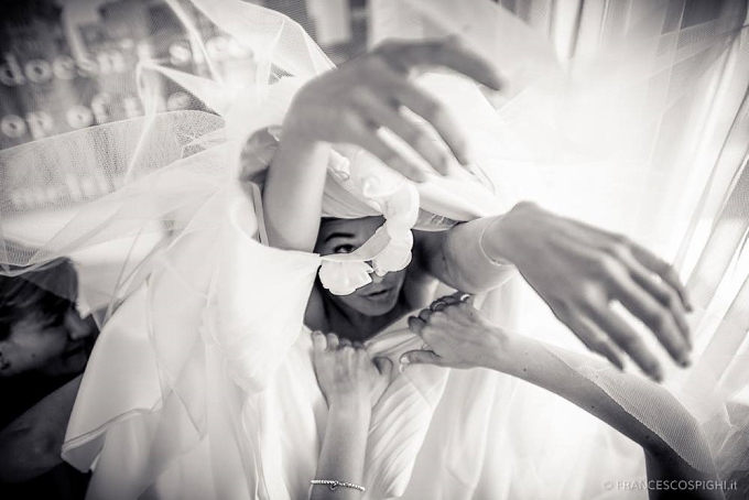 modern wedding photograper Tuscany - international award winner photograph